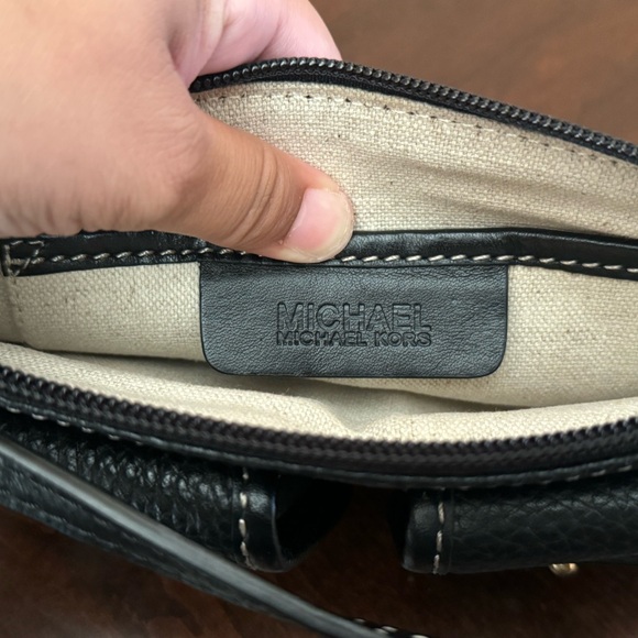 Michael Kors mini purse. Black. NEW. Authentic. Genuine leather. - Picture 3 of 5